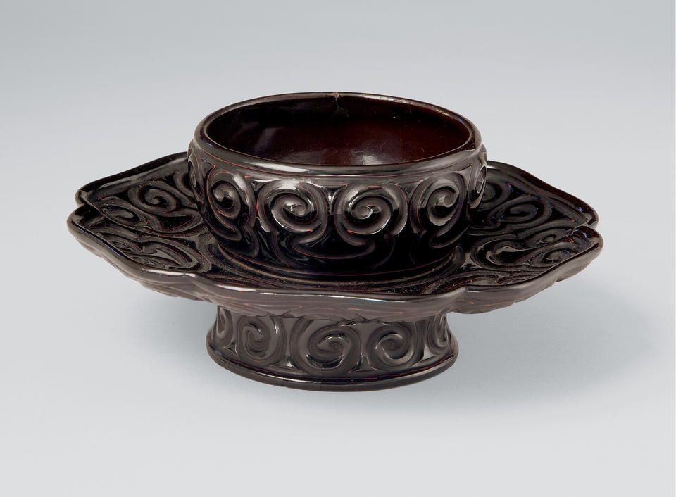 Tea bowl stand (剔犀茶托)
