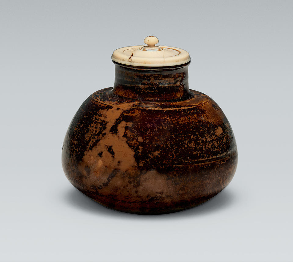 Tea caddy (chaire, 茶入れ)