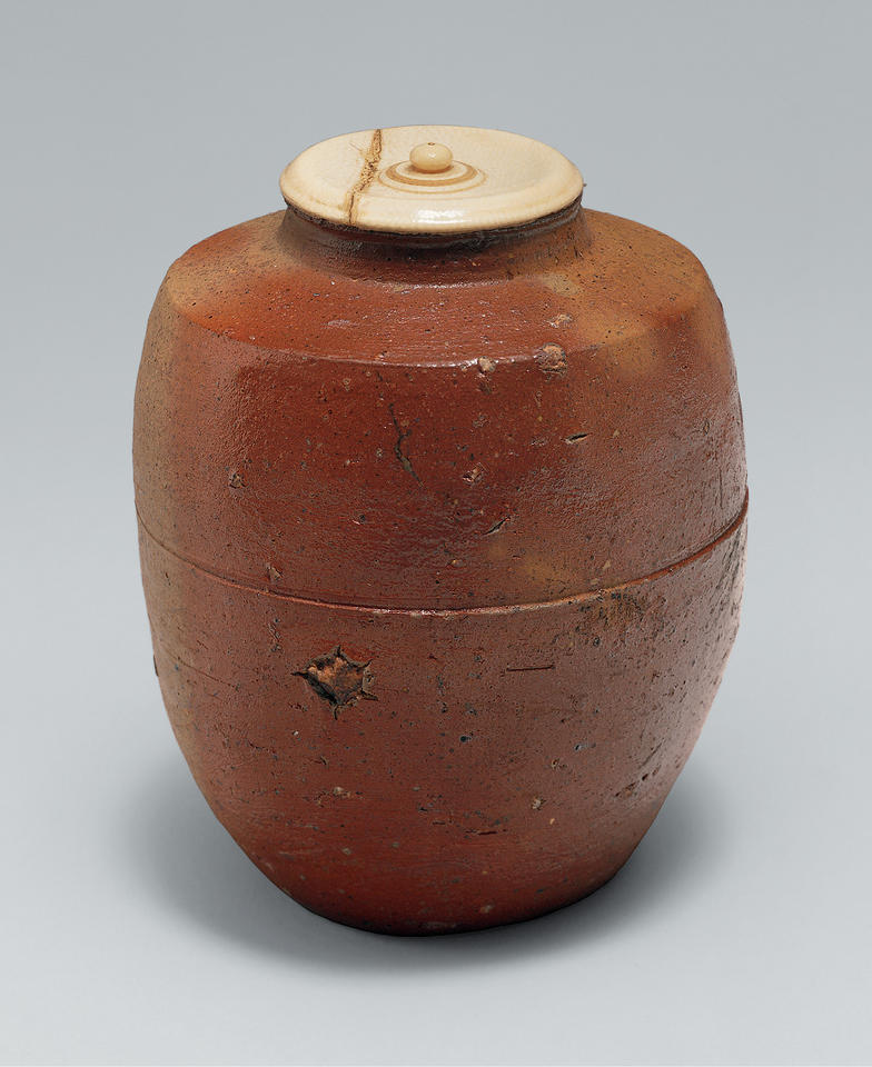 Tea caddy (chaire, 茶入れ)