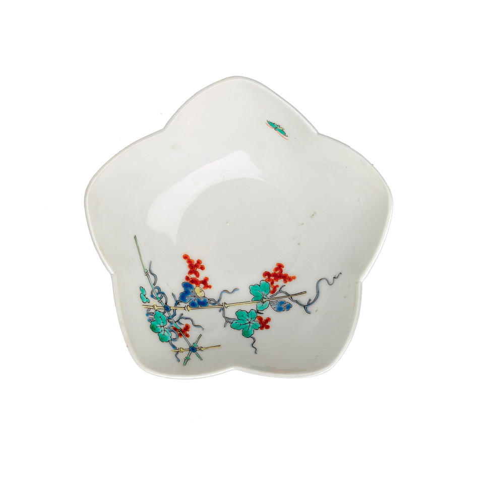 Dish with grapevine