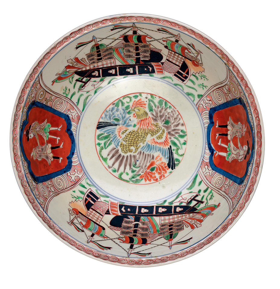 Bowl with Europeans and ships