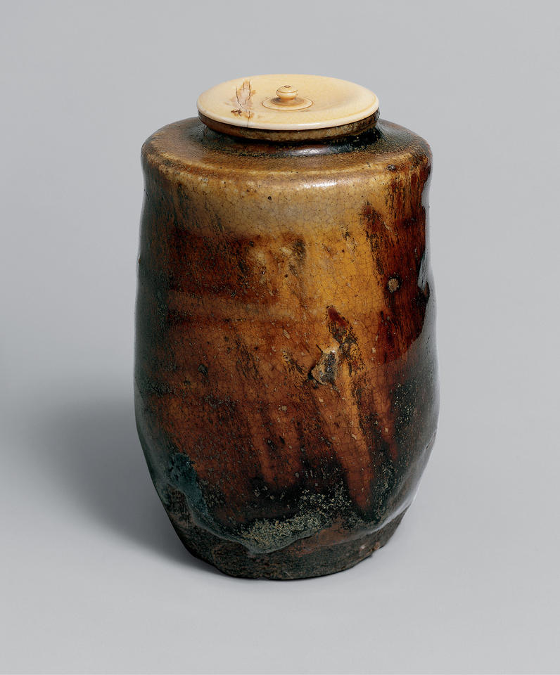 Tea caddy (chaire, 茶入れ)