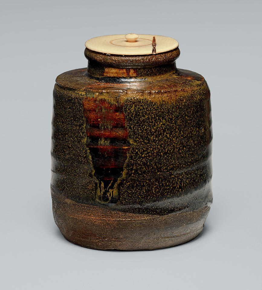 Tea caddy (chaire, 茶入れ)