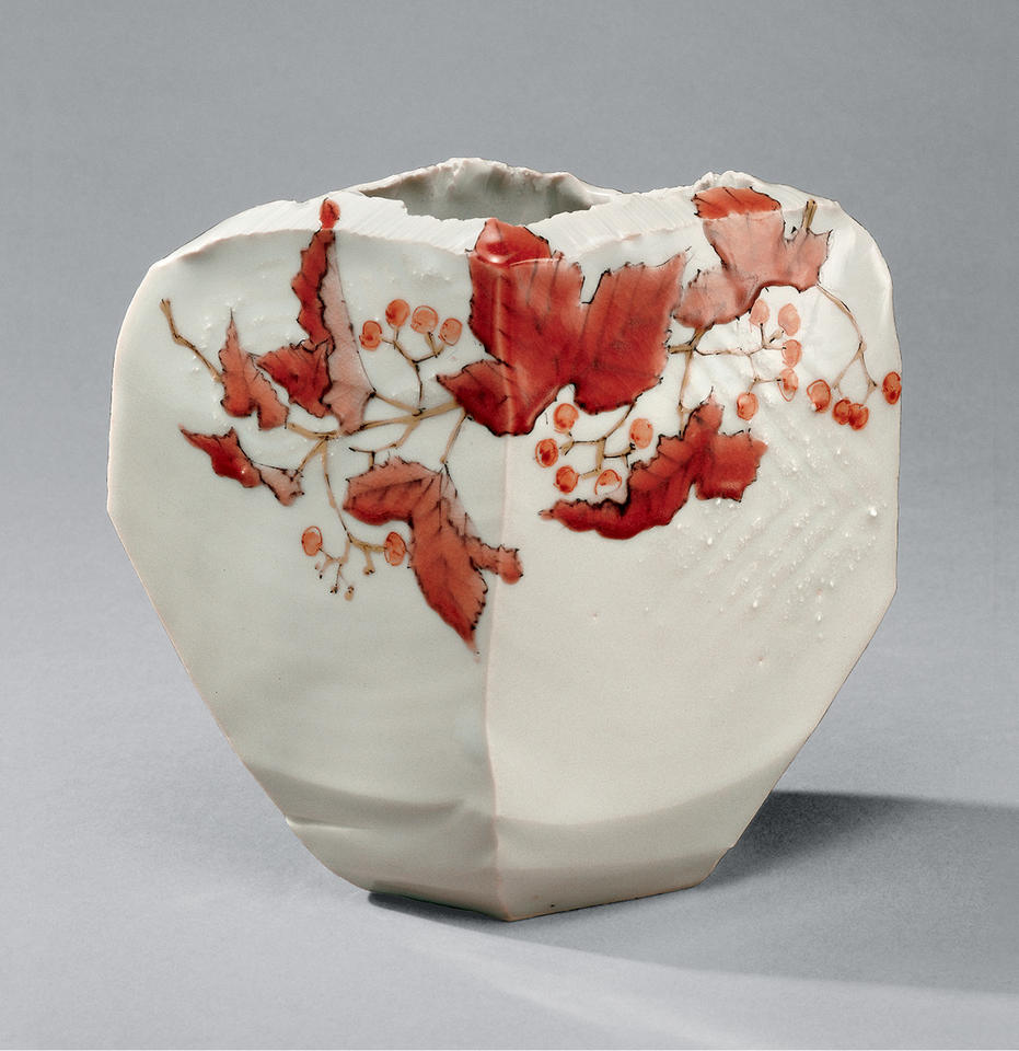 Vase with leaves