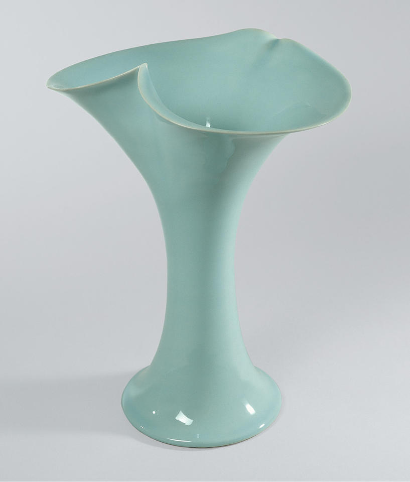 Vase with lotus-shaped mouth