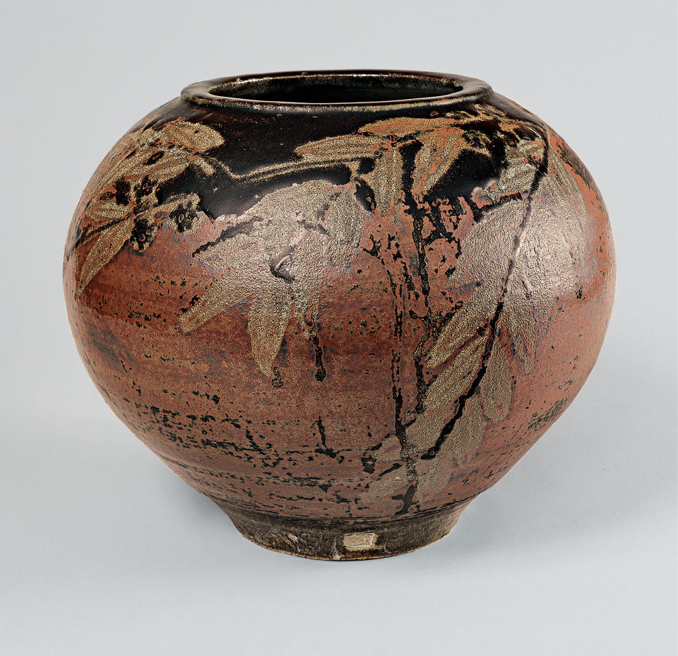 Jar with murasaki plant