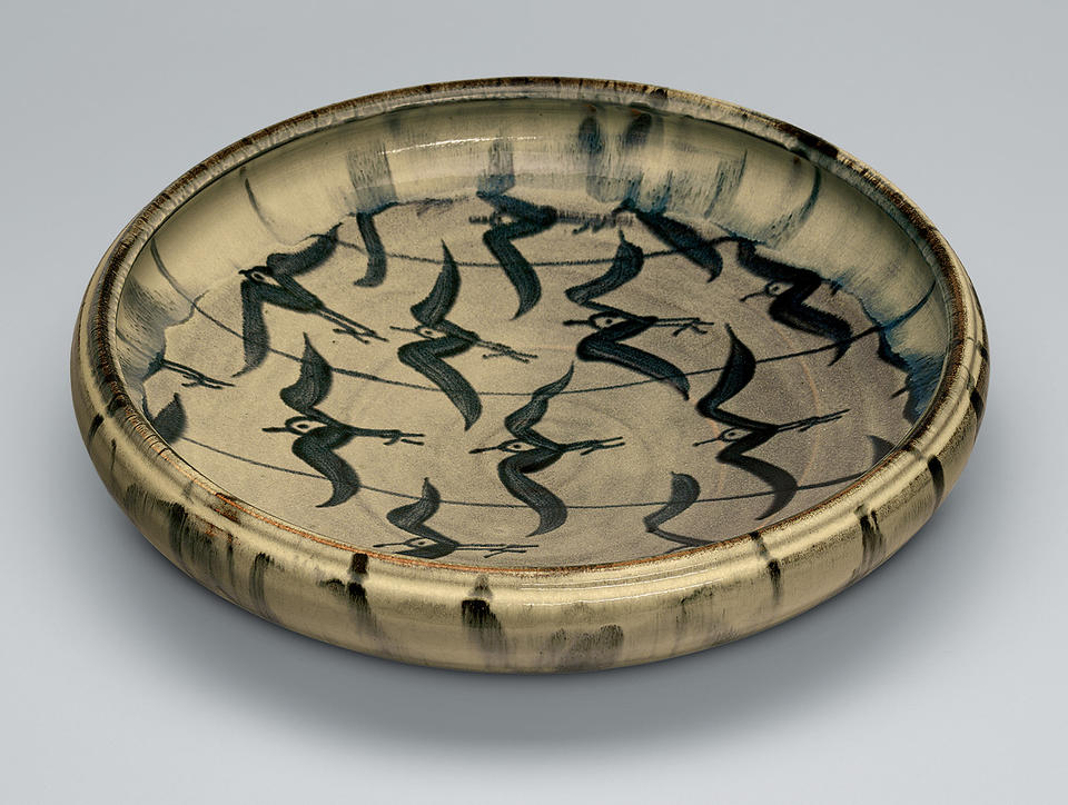 Bowl with birds