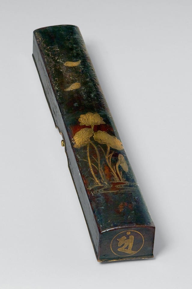 Sutra box with lotus flowers and two seed syllables (shuji, 種字) for White-Robed Kannon (白衣観音) and Juntei Kannon (准胝観音)