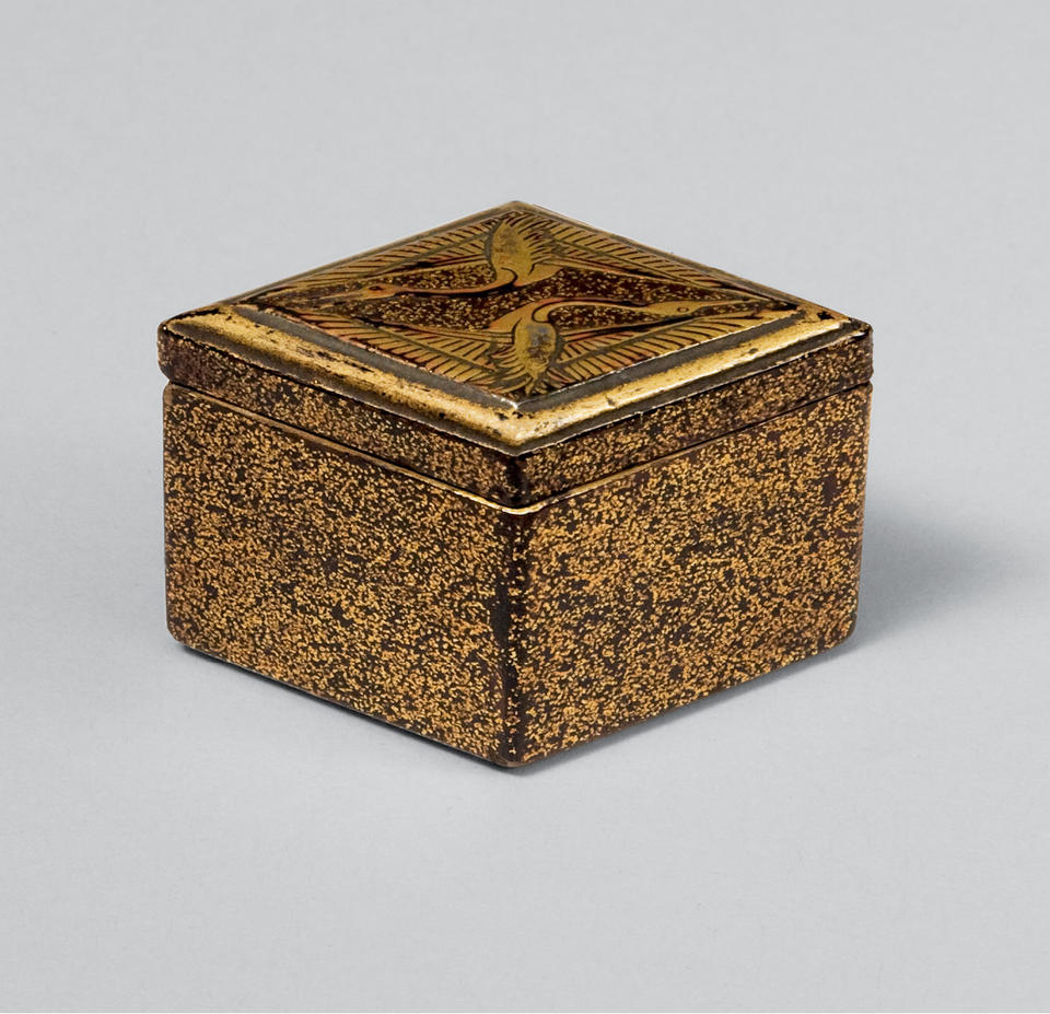 Incense box (kōgō, 香合) with paired cranes