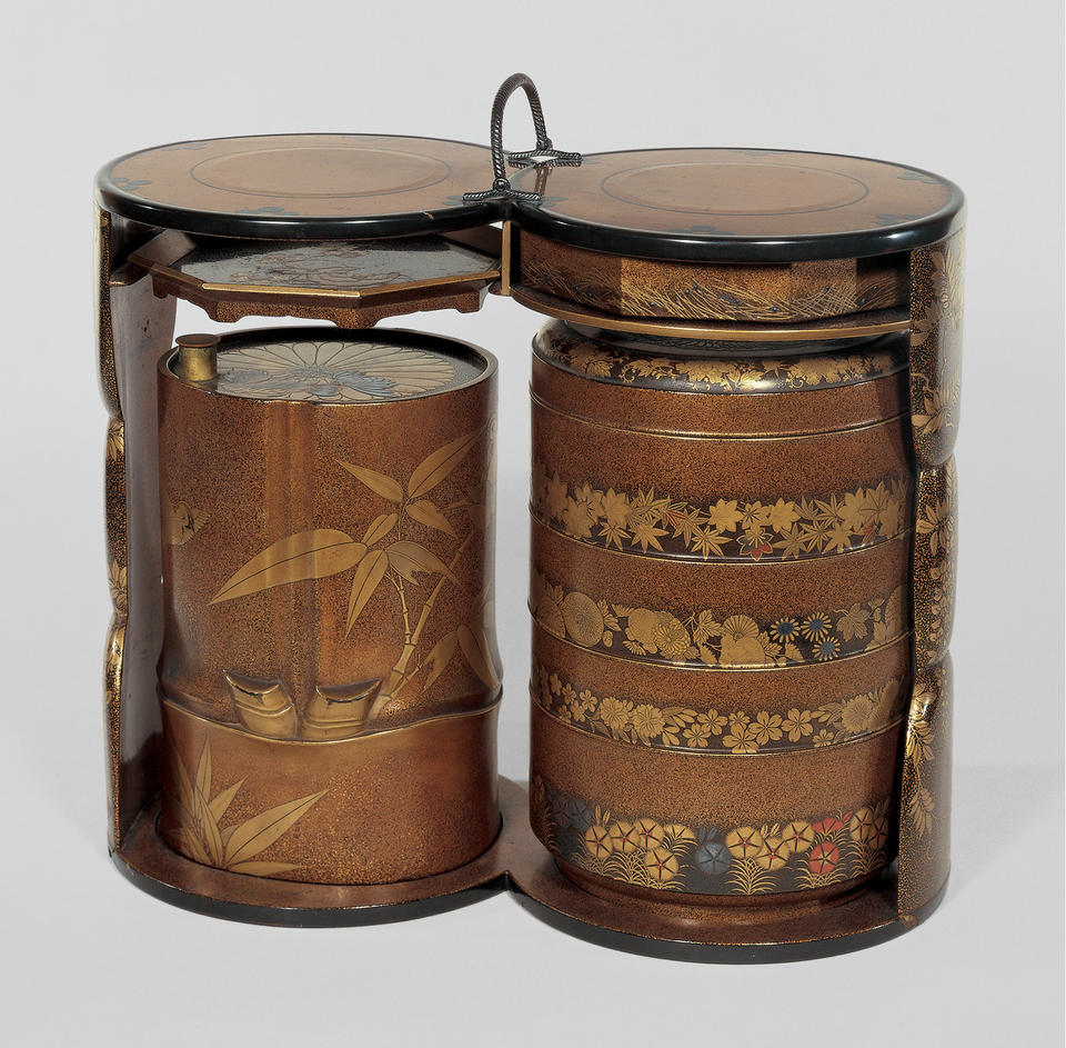 Picnic set with plants from the four seasons