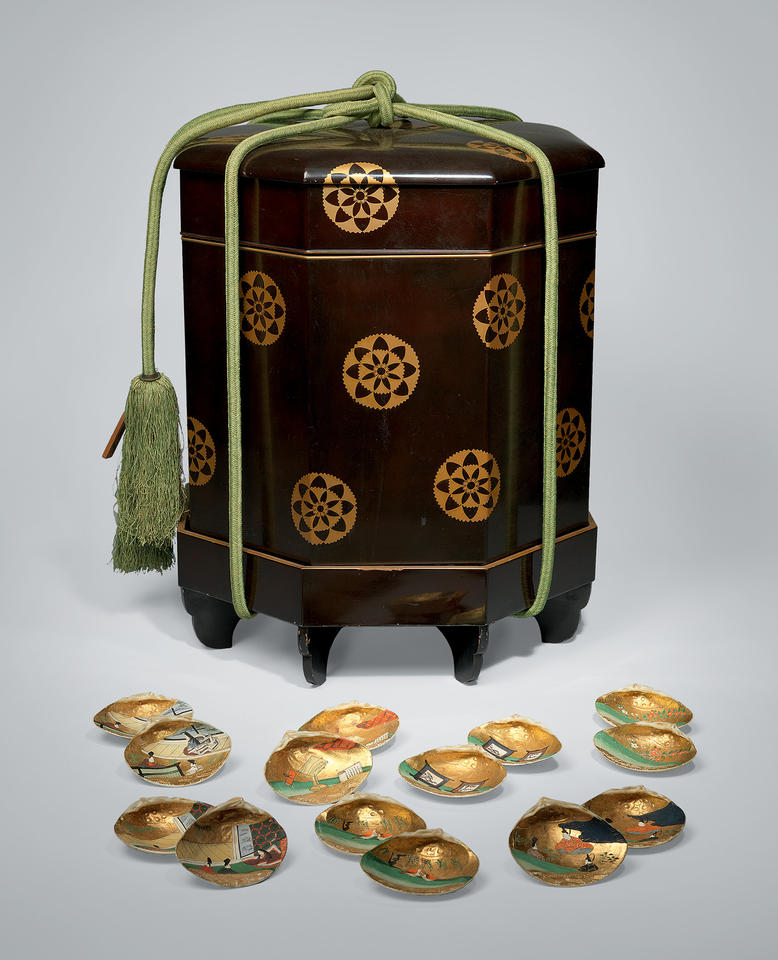 Boxed set for shell-matching game (貝合せ)