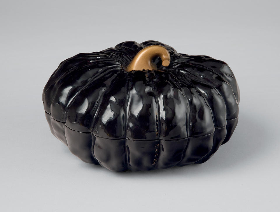 Pumpkin-shaped box
