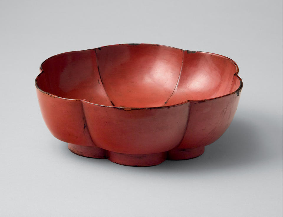 Lobed dish