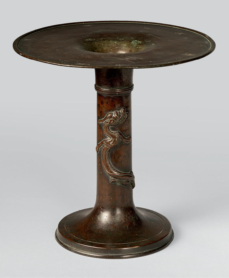 Flower vase with dragon