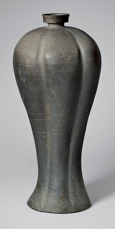 Maebyeong (梅瓶)