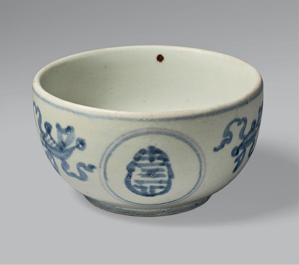 Bowl with auspicious treasures and Chinese character for longevity (壽)