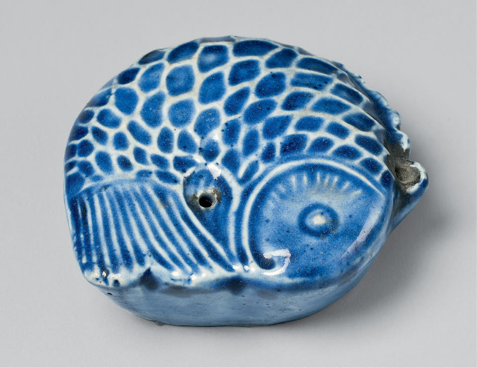 Water dropper in the shape of a fish