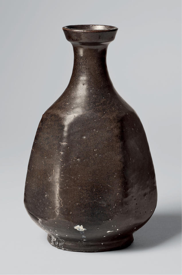 Faceted bottle